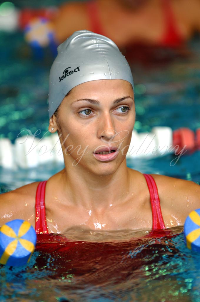 Yamamay allenamenti in piscina (02)